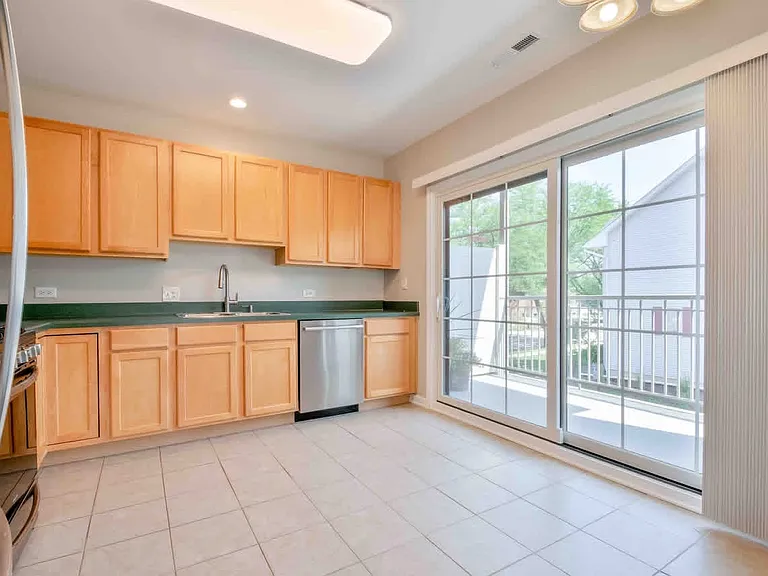 14 S Prospect St #211 — Photo 8