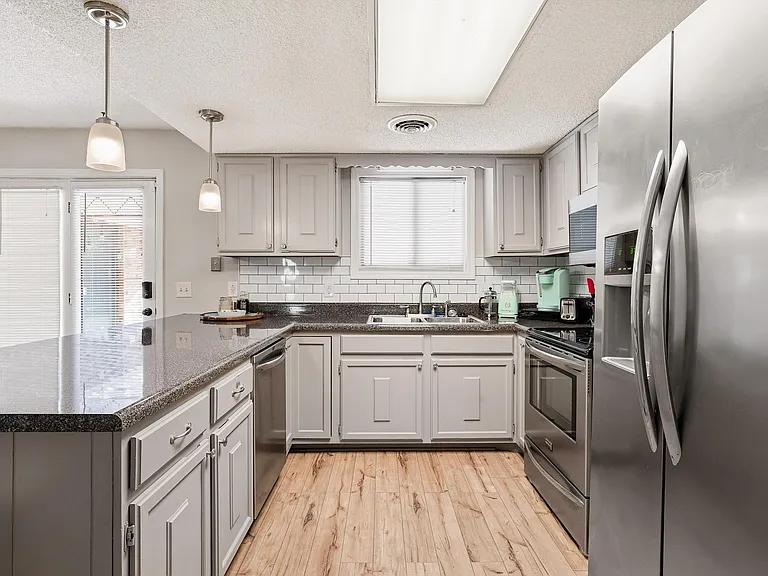 Fully equipped kitchen, just bring your food.