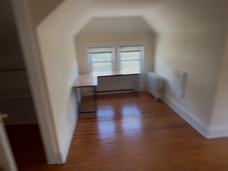 2261 Maplewood Rd — Photo 7