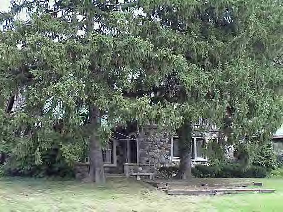 2nd image of 515 W Winter Ave