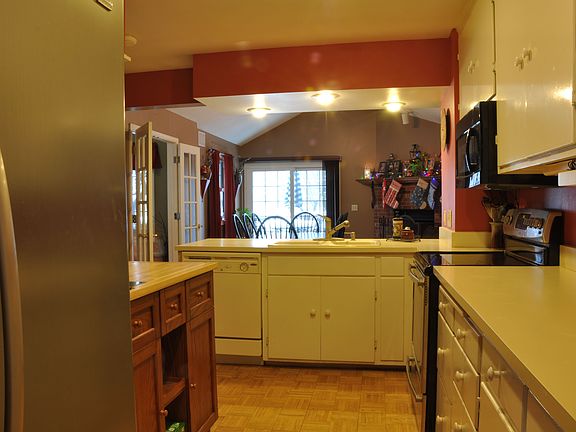 4th image of 2690 Colonial Dr