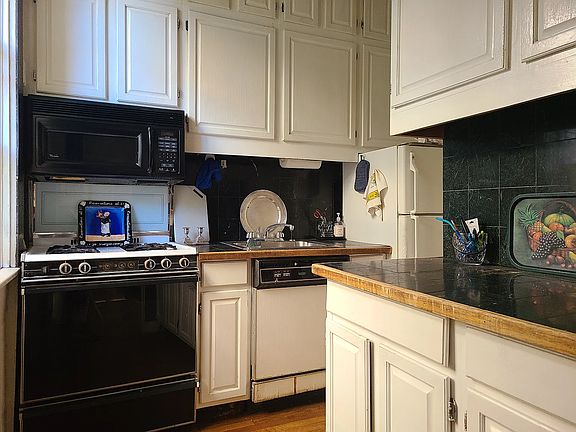 4th image of 32 E 64th St APT 4N