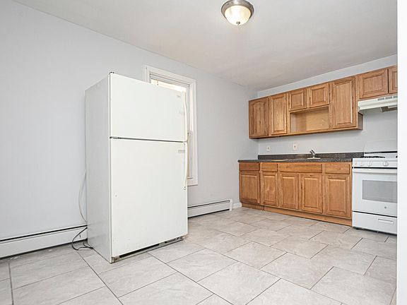 2nd image of 321 Amherst St #2A