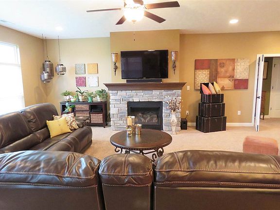 5th image of 4311 Amesbury Dr