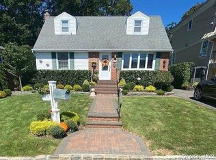 158 Sampson Ave, Albertson, NY 11507