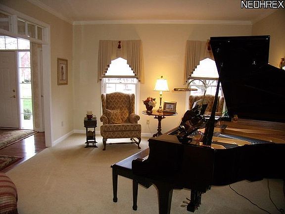 3rd image of 7064 Staffordshire Cir NW