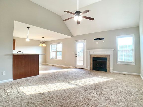 2nd image of 842 Shelton Cir