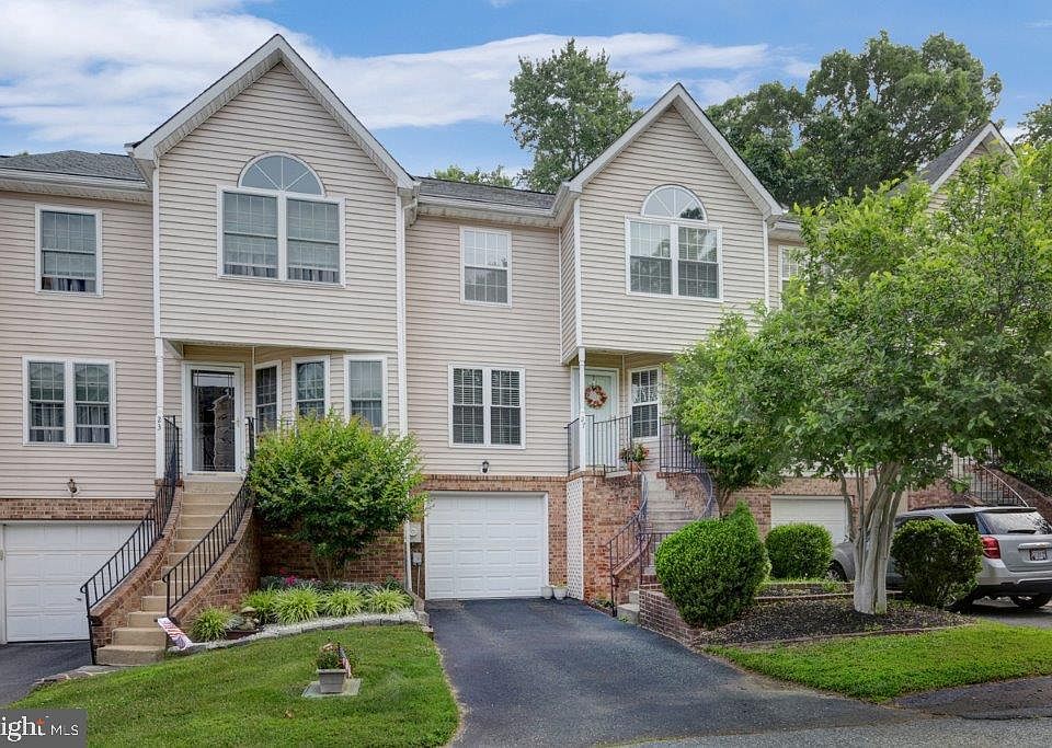 1st image of 27 Ginty Dr