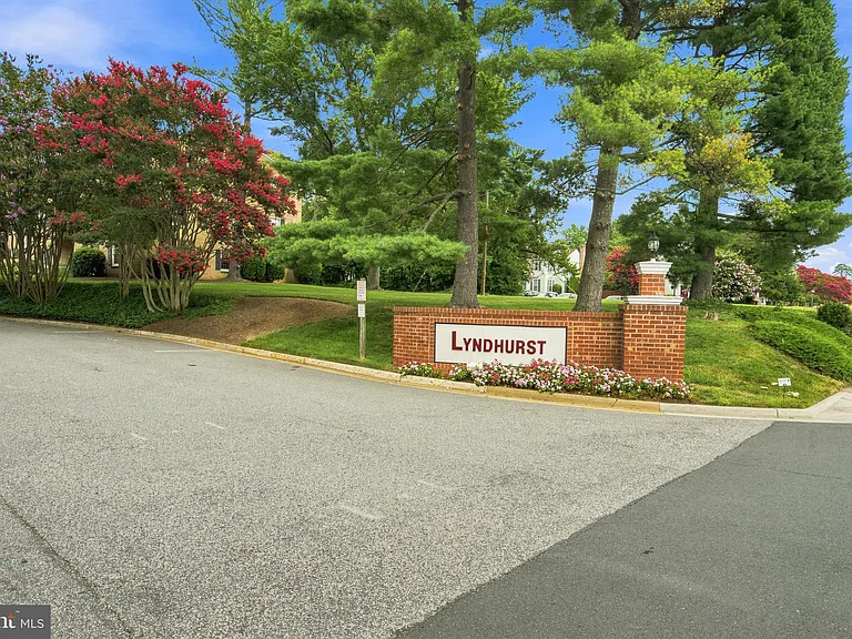 3814 Lyndhurst Dr #203 — Photo 19