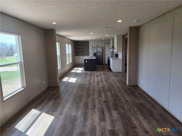 4214 Woodrow Center Rd, Kingsbury, TX 78638