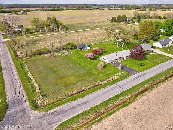 4th image of 10051 Canada Rd