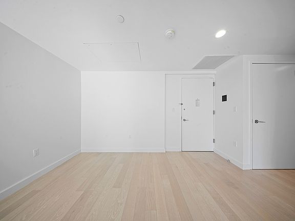 3rd image of 350 Clarkson Ave APT 809