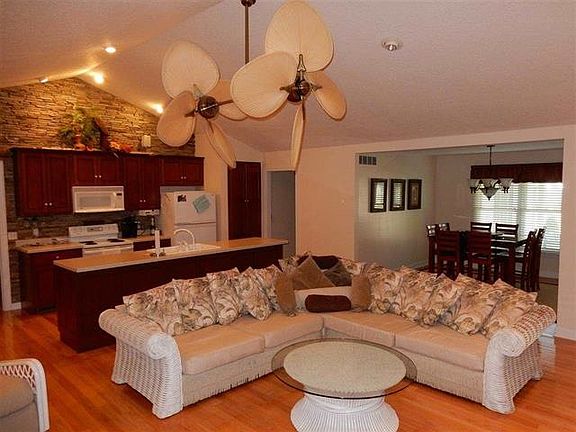 4th image of 15 Westminster Dr