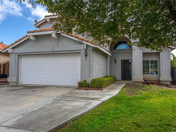 2nd image of 39988 Milos Ct