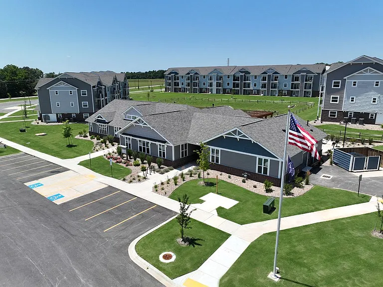 Dodson Pointe Apartment Homes — Photo 53