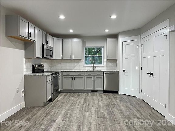 2nd image of 206-208 Elizabeth St