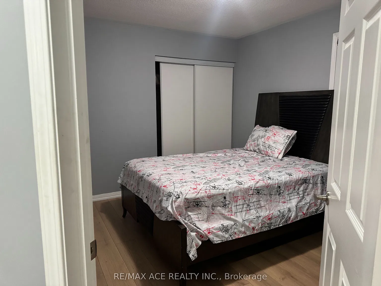 1 bed, $900 — Photo 2