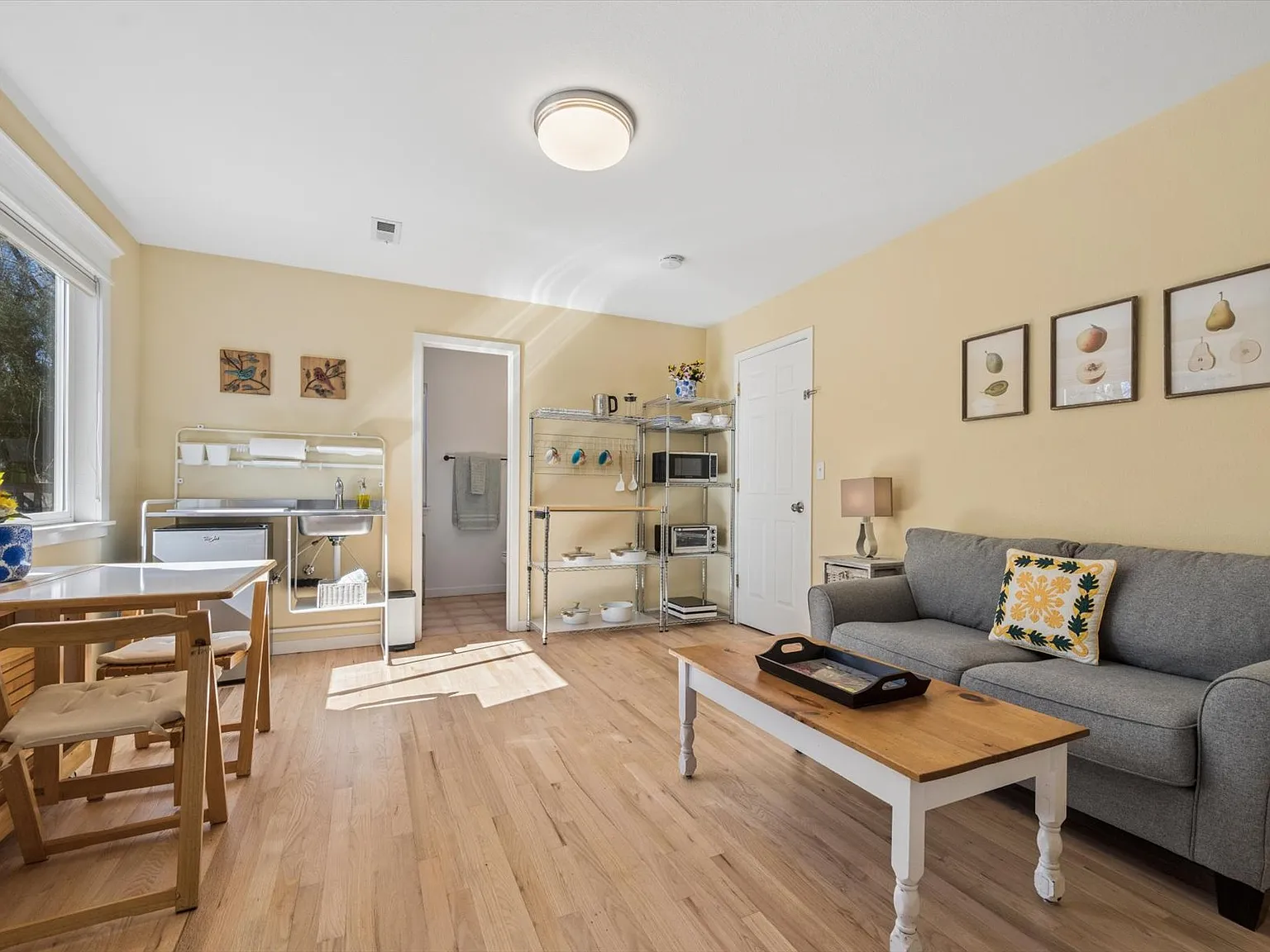 1 bed, 600 sqft, $2,100 — Photo 2