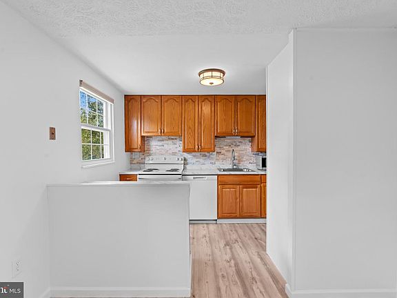 5th image of 3500 Manis Rd