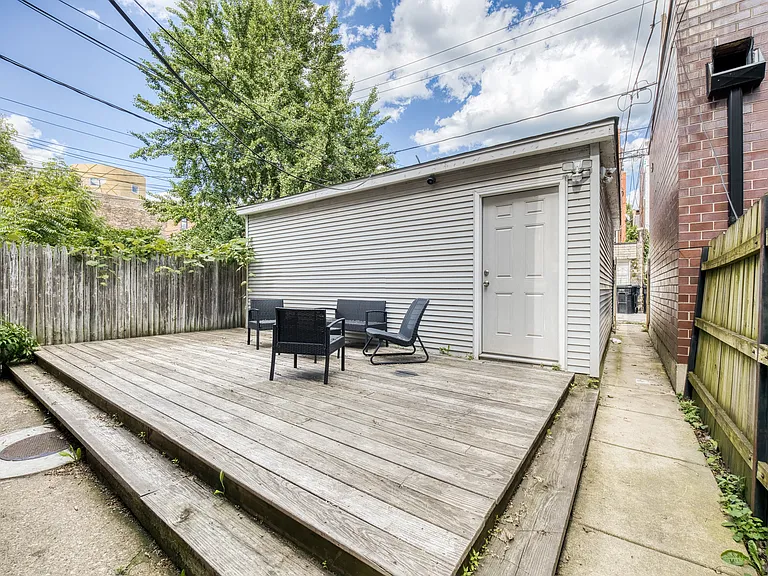 1037 N Honore St #2F — Photo 14