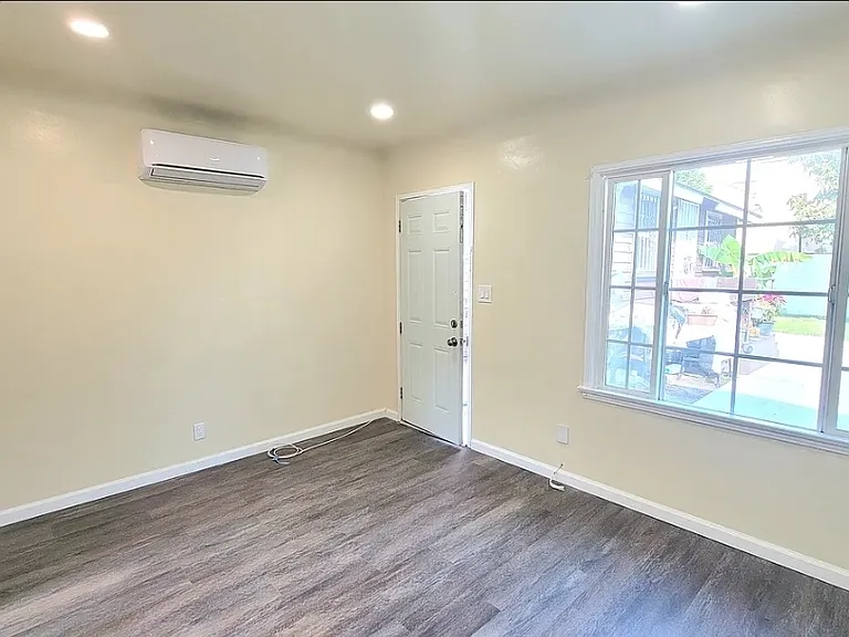 8130 Seville Ave — Photo 15