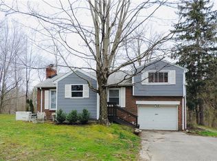 3991 Ellendale Rd, Chagrin Falls, OH 44022