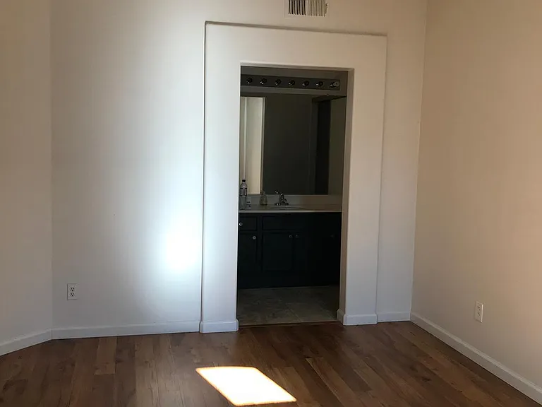5550 Renaissance Ave #2 — Photo 7
