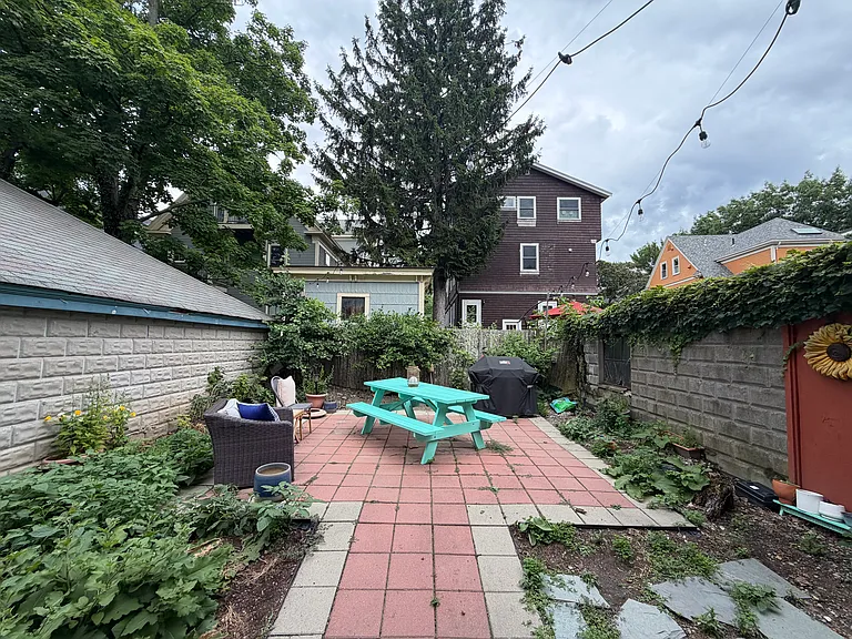 21 Willow Ave — Photo 15