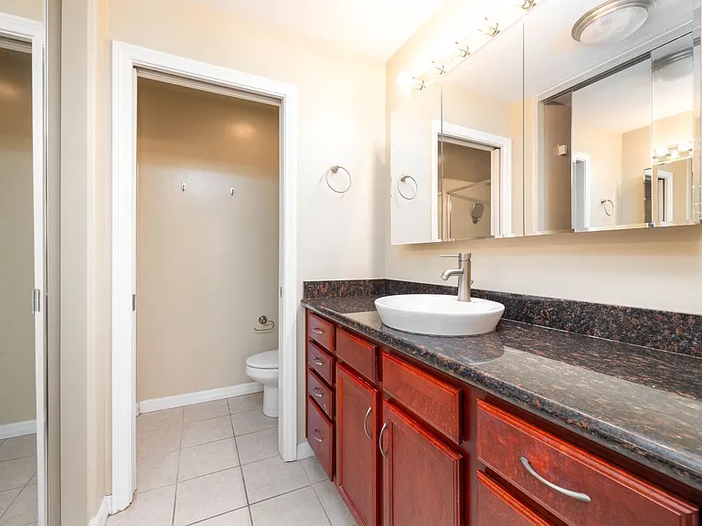 5252 Balboa Arms Dr #172 — Photo 4
