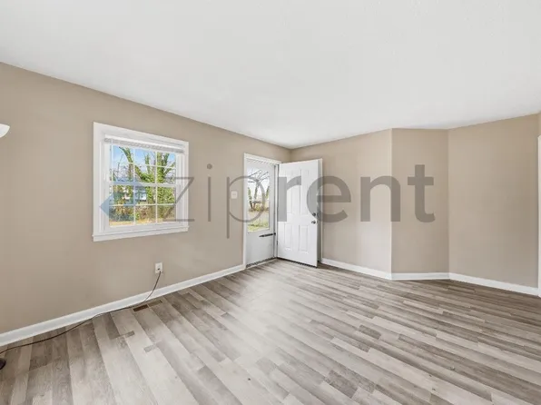 1108 Walnut St, Burlington, NC 27217