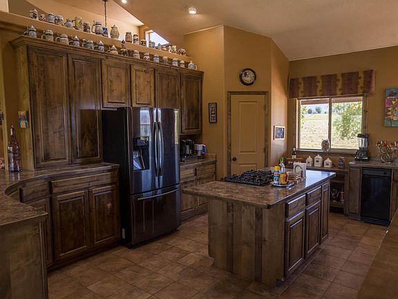 2nd image of 592 Bass Ln
