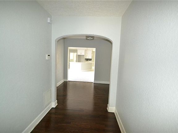 3rd image of 1201 W Harvard St
