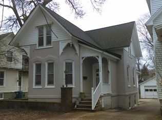 1024 Washington Ave, Grand Haven, MI 49417