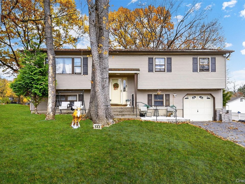 1st image of 404 Carlton Circle