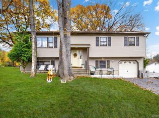404 Carlton Circle, New Windsor, NY 12553