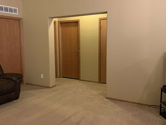 3rd image of 3705 Silver Buckle Dr
