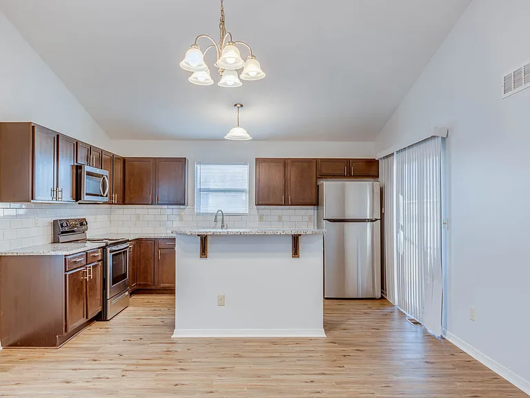 1048 E Karla Ave — Photo 7
