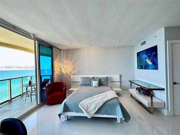 4th image of 2501 S Ocean Dr #Penthouse 24