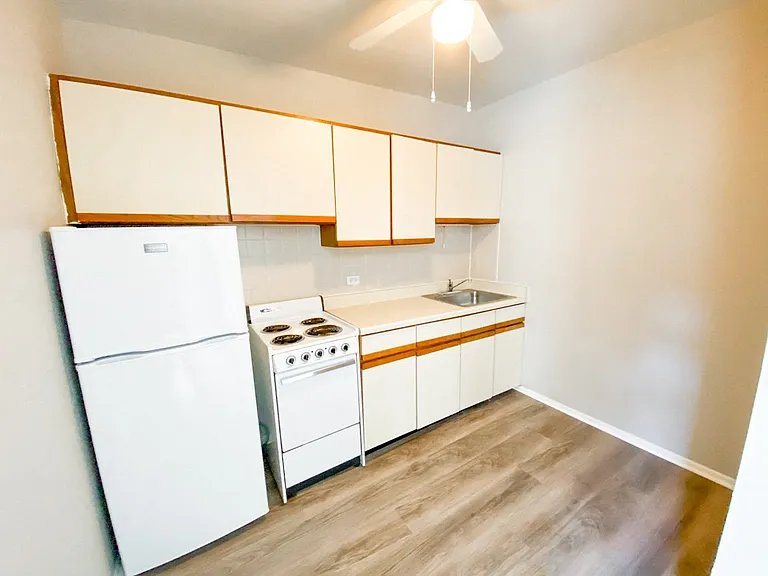 549 W. Aldine Ave. — Photo 10