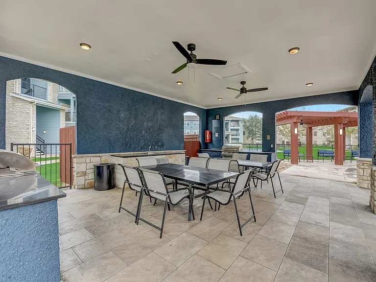 Oasis at Plum Creek Apartments — Photo 6