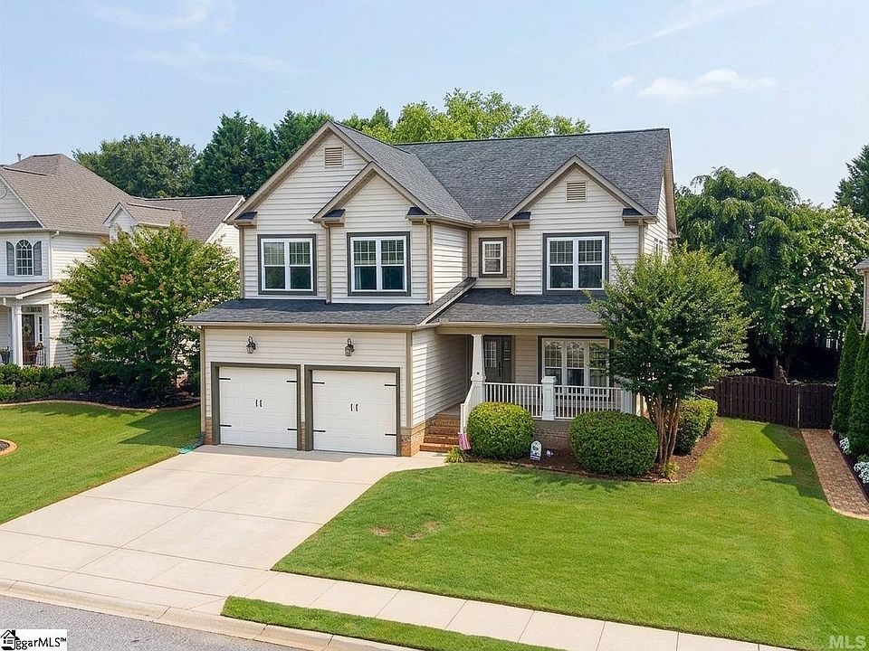 1st image of 19 Ashby Grove Dr