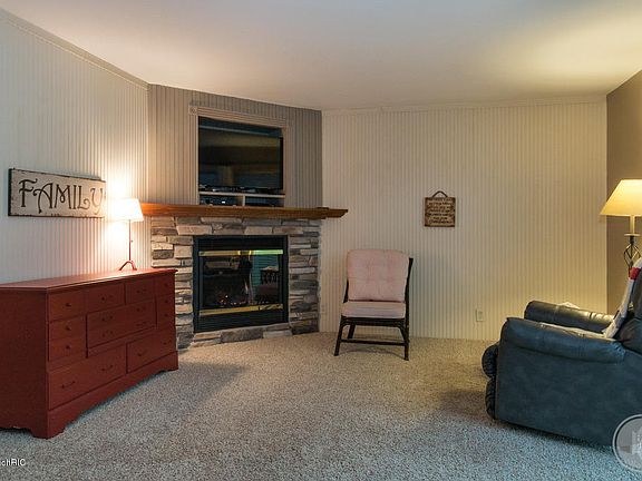 2nd image of 1966 S Shore Dr APT 4