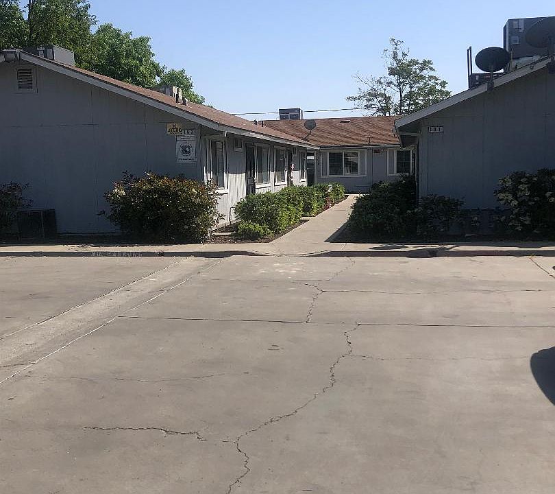 1st image of 103 E Lang St