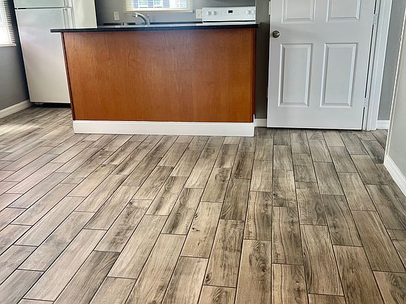 3rd image of 1604 S Crystal Lake Dr APT 20