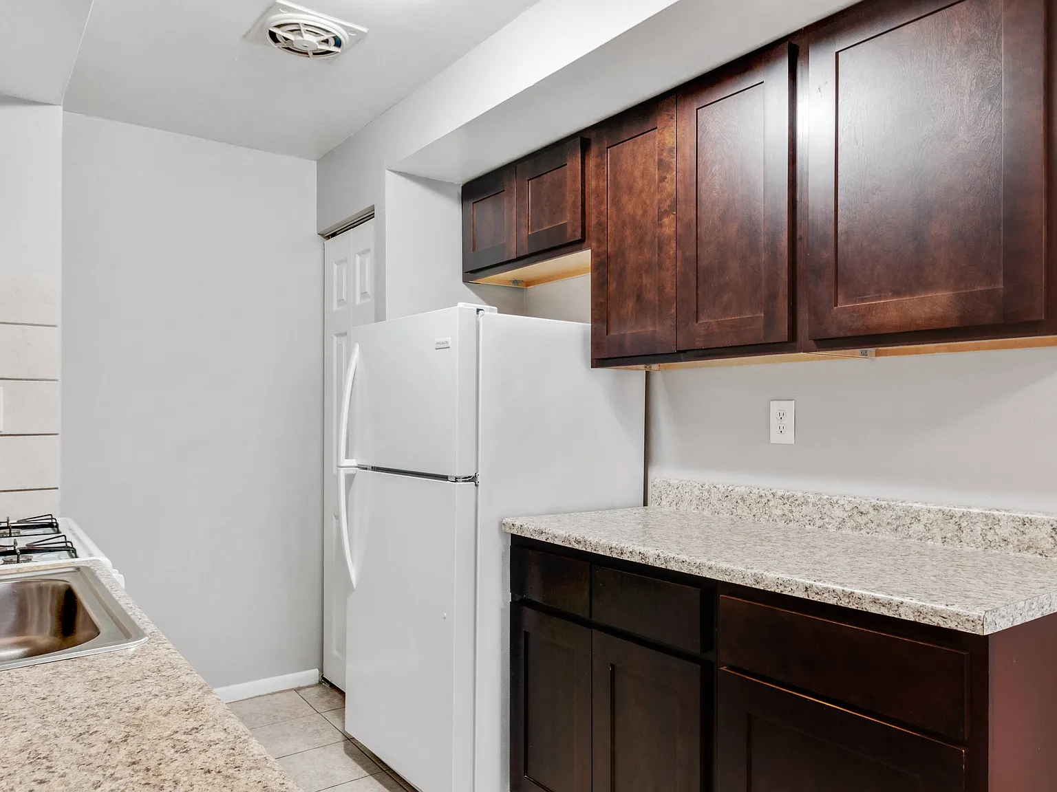 Chapelcroft Apartments — Photo 3