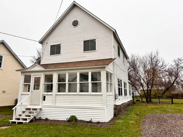 925 Cedar St, Sault Sainte Marie, MI 49783