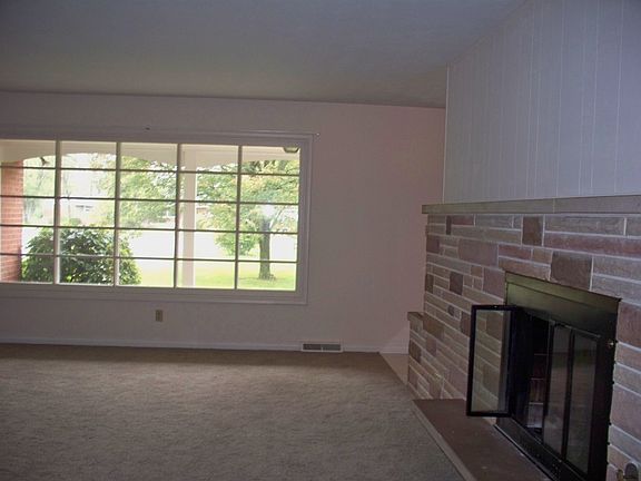 4th image of 7220 Norita Ct