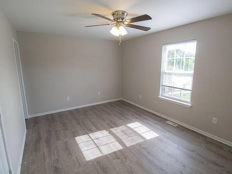1401 Bodie Dr — Photo 13