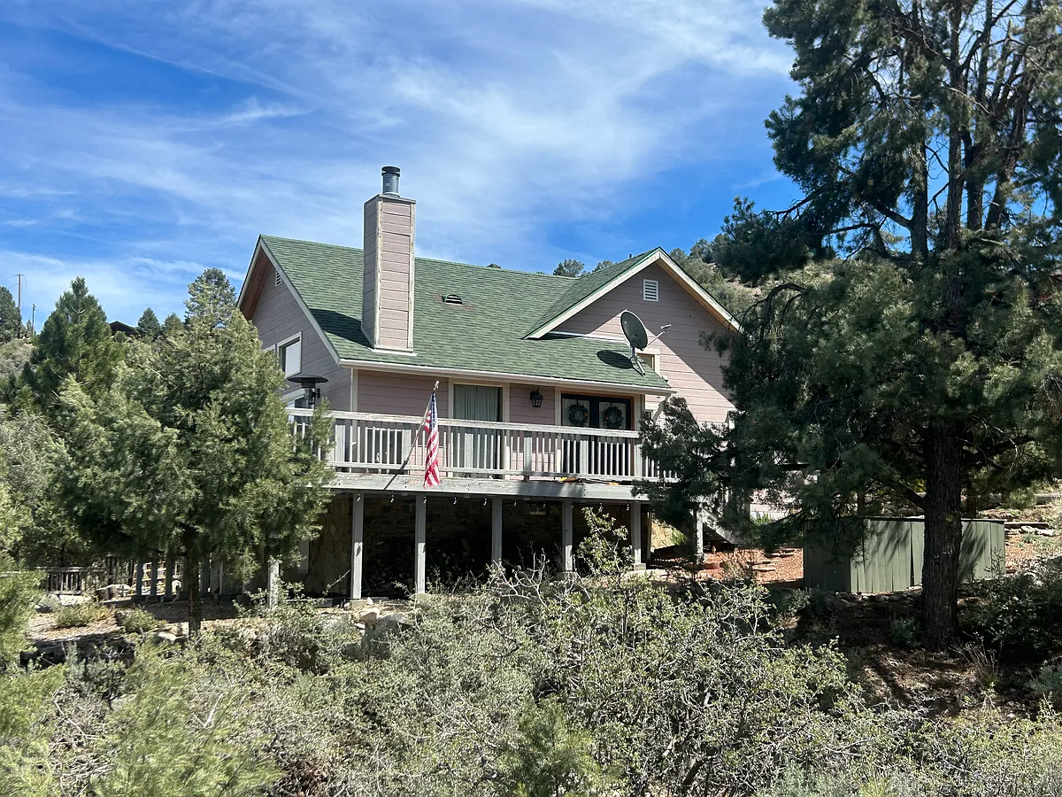 Building Photo - 15425 Live Oak Way
