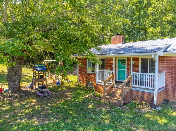 335 Wedgewood Rd, Franklin, NC 28734